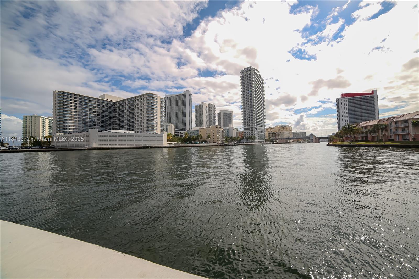 200 LESLIE CONDO - Residential