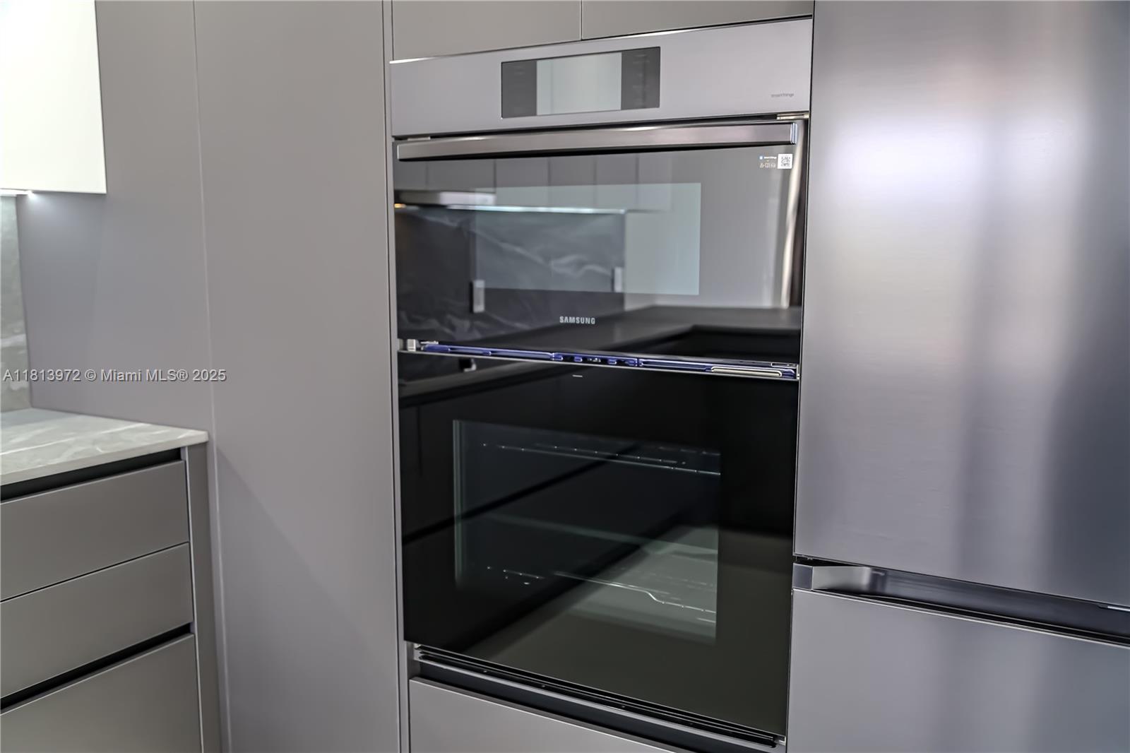 200 LESLIE CONDO - Residential