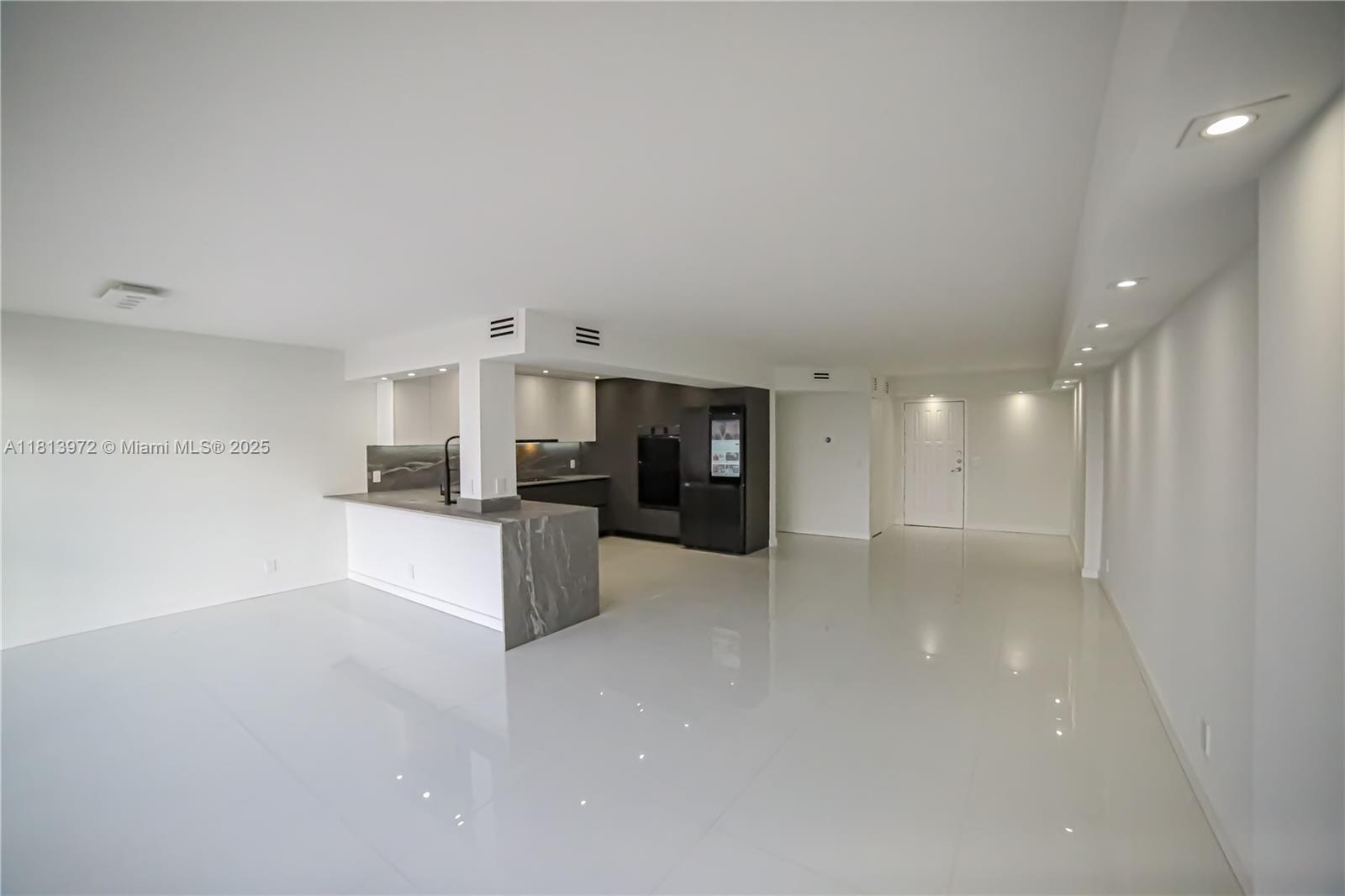 200 LESLIE CONDO - Residential