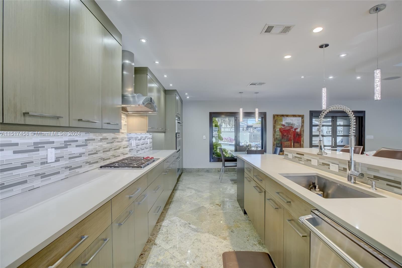 CORAL RIDGE COUNTRY CLUB - Residential