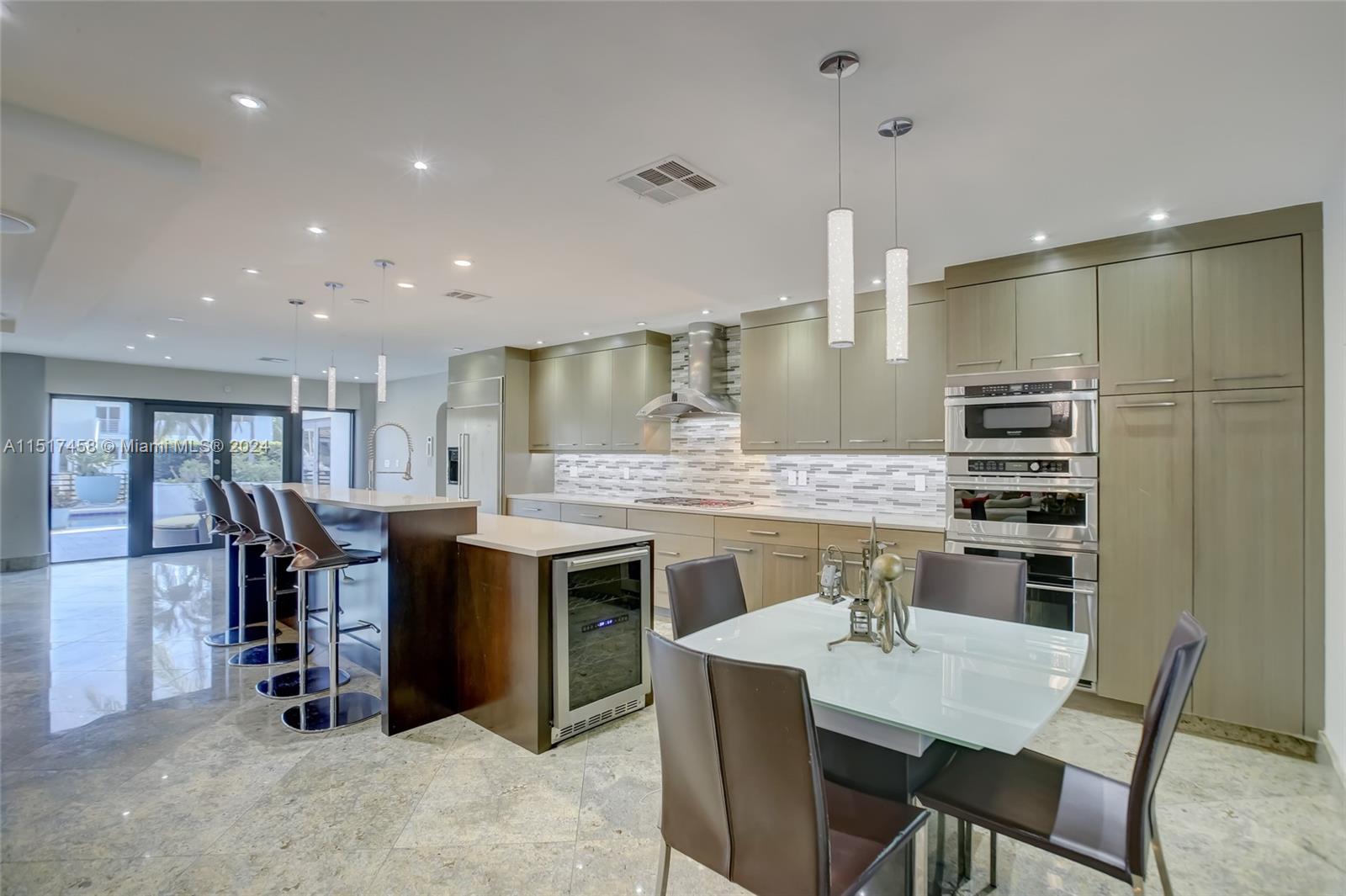 CORAL RIDGE COUNTRY CLUB - Residential