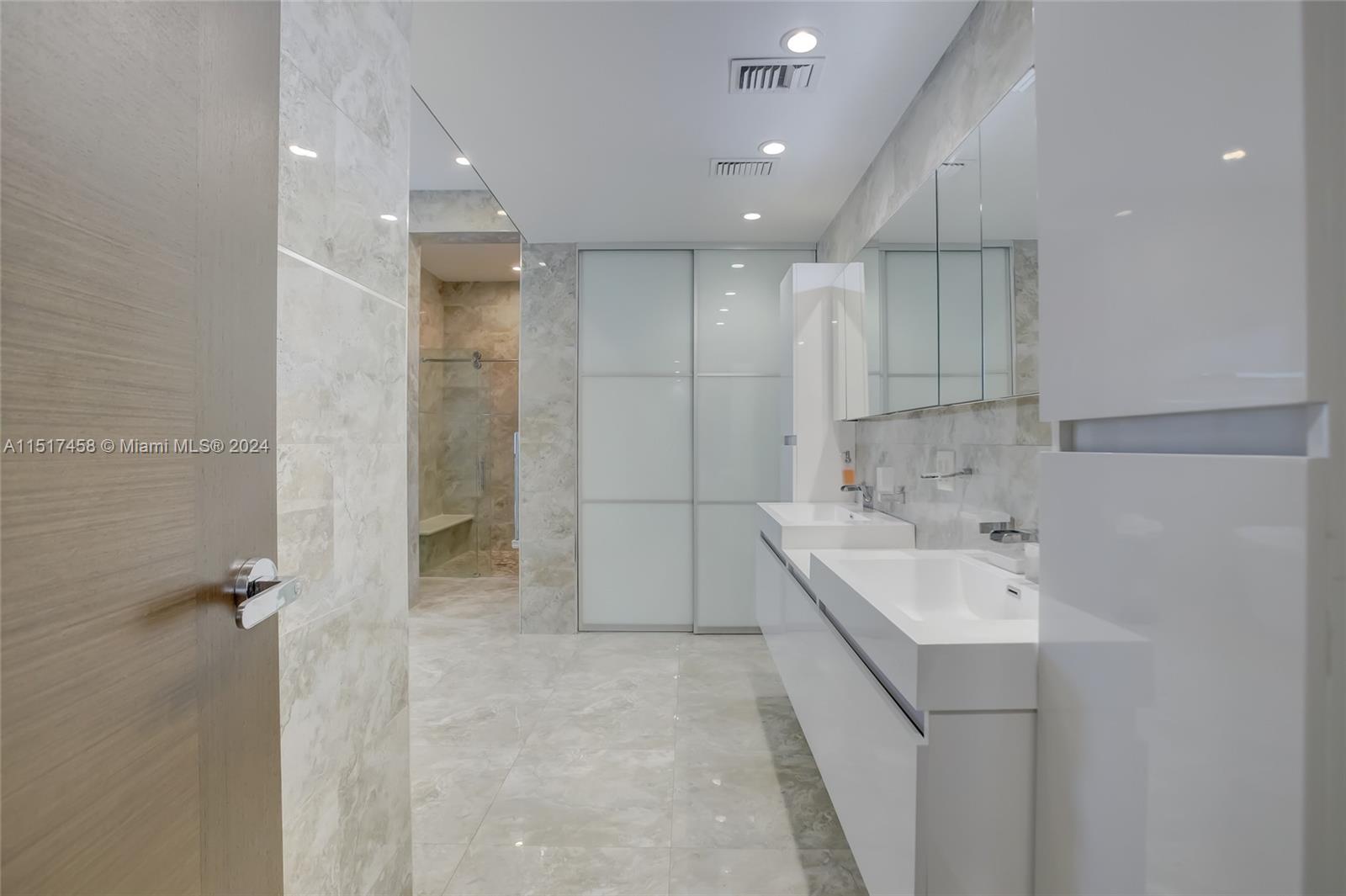 CORAL RIDGE COUNTRY CLUB - Residential