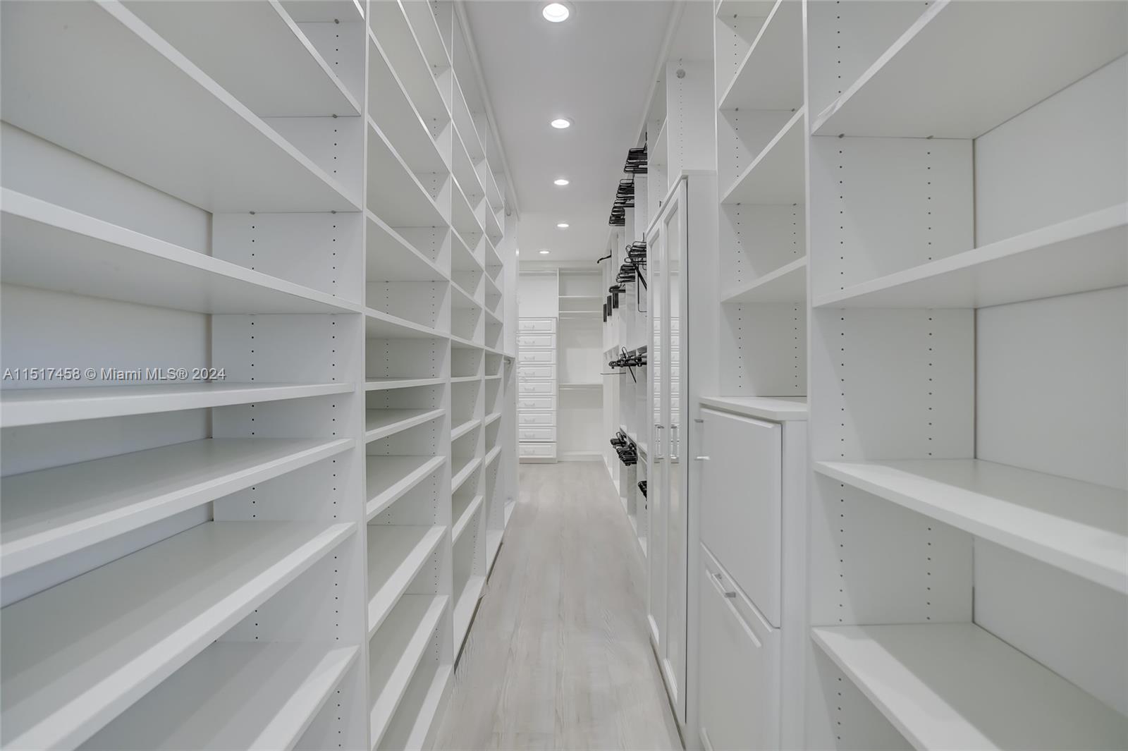 CORAL RIDGE COUNTRY CLUB - Residential