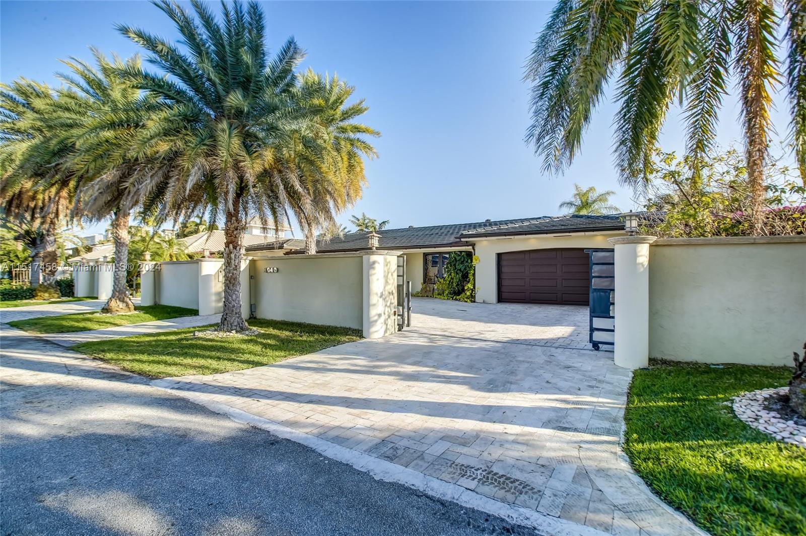 CORAL RIDGE COUNTRY CLUB - Residential