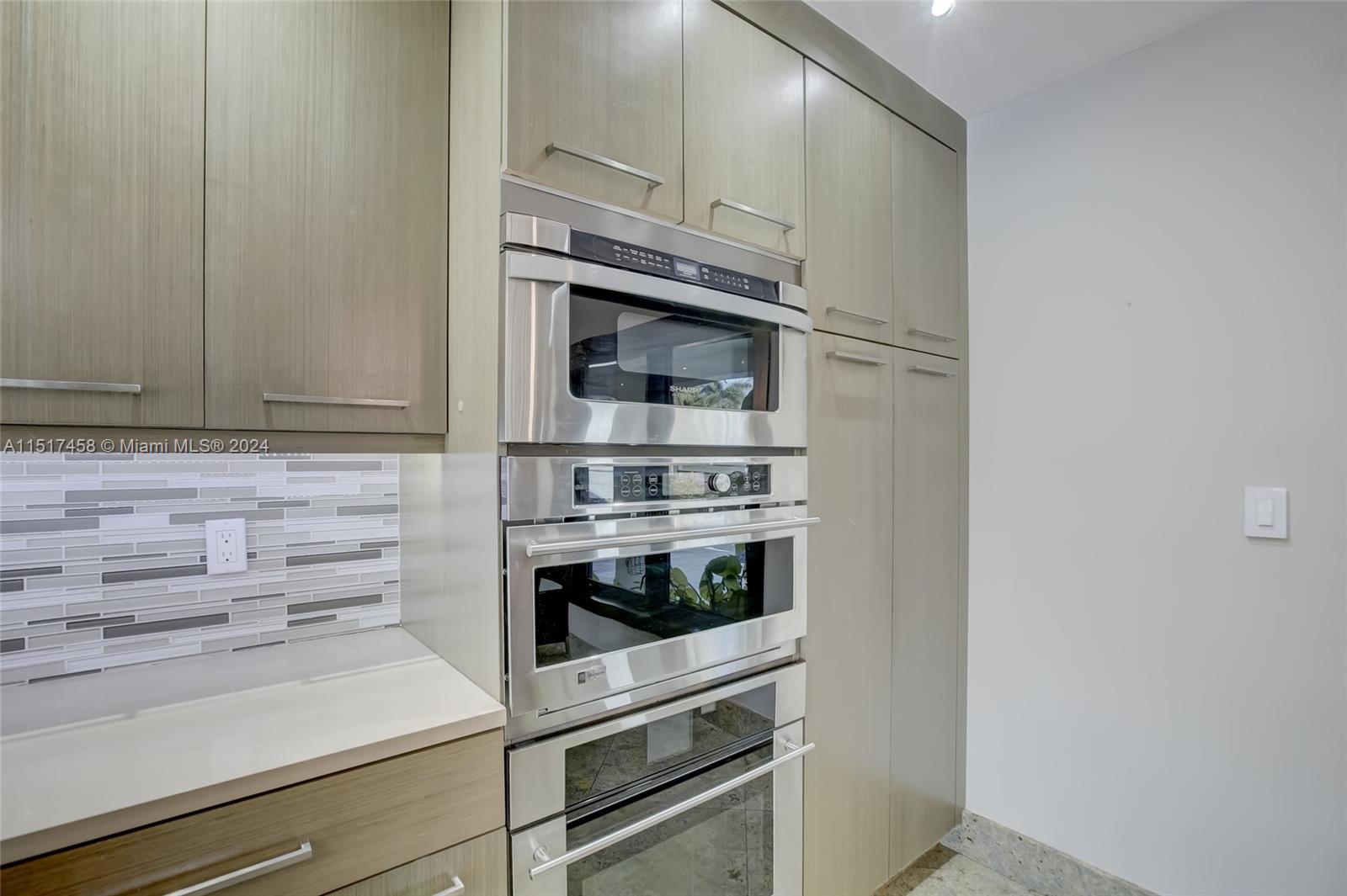 CORAL RIDGE COUNTRY CLUB - Residential