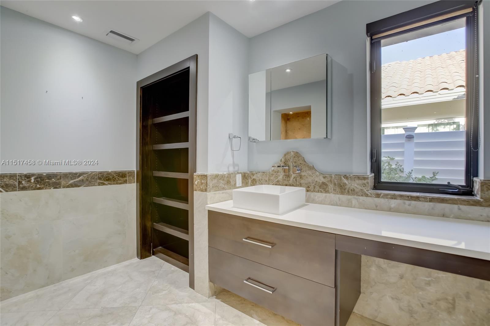 CORAL RIDGE COUNTRY CLUB - Residential