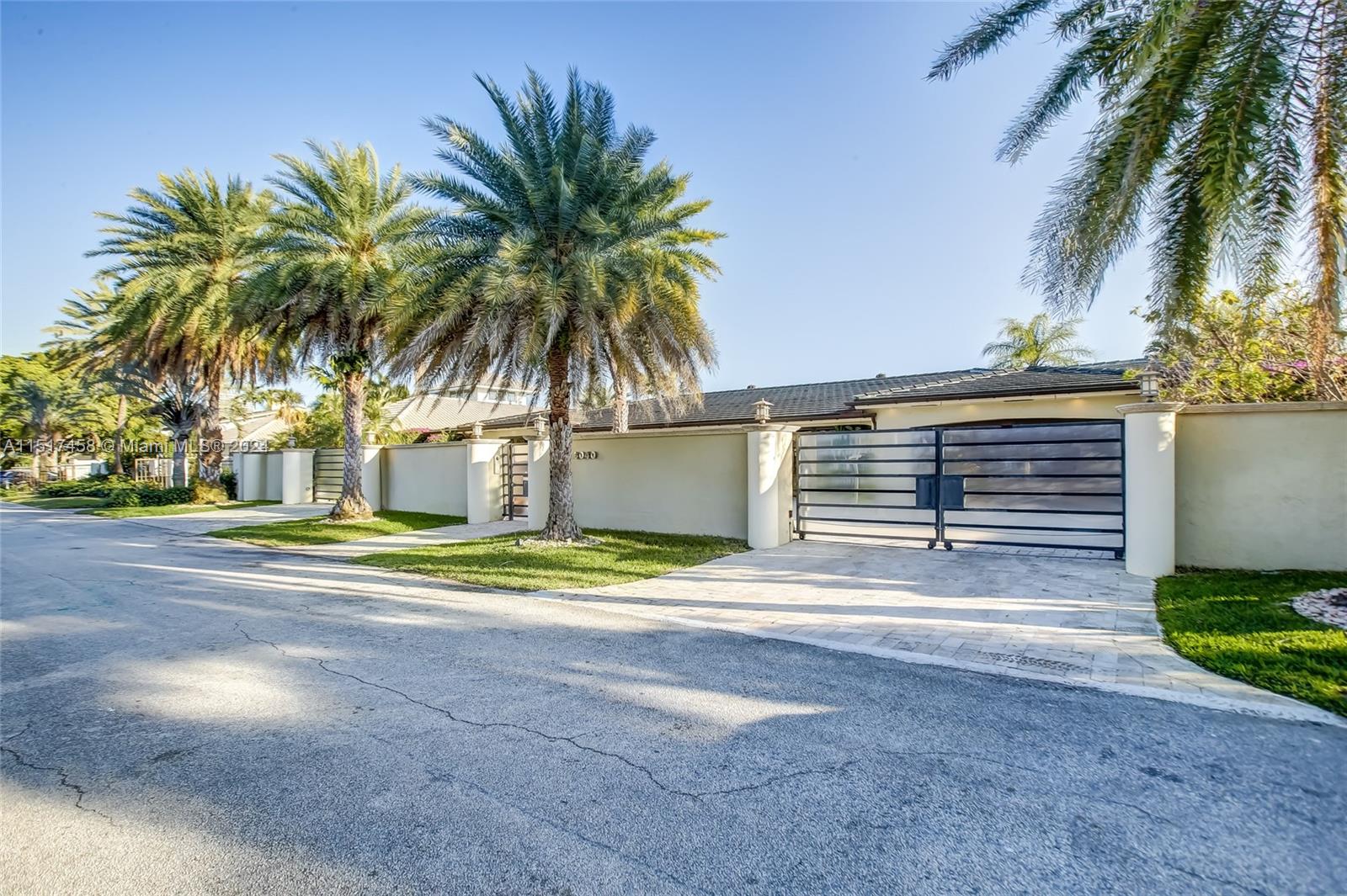 CORAL RIDGE COUNTRY CLUB - Residential