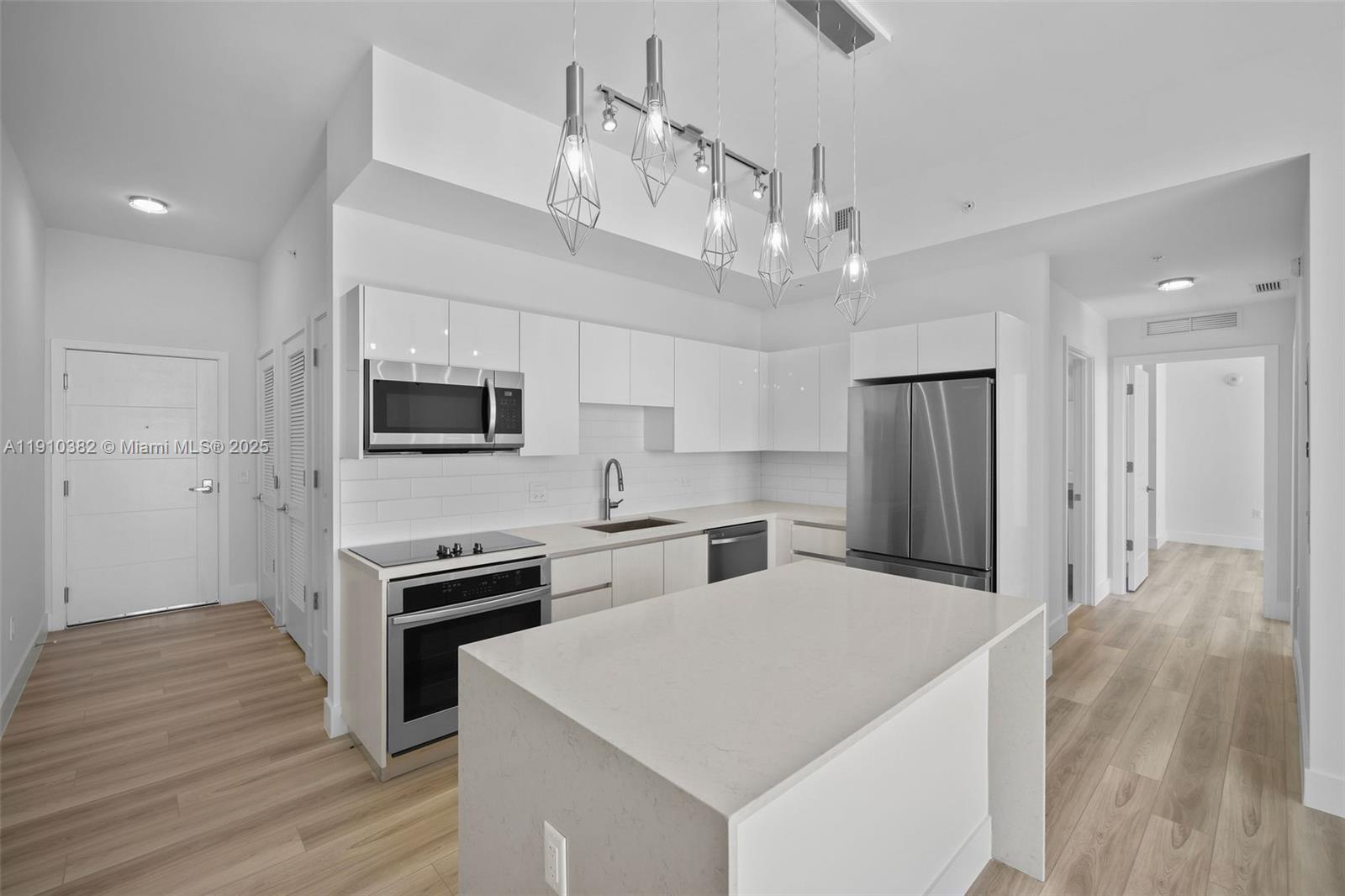 DIPLOMAT GOLF ESTATES - Residential