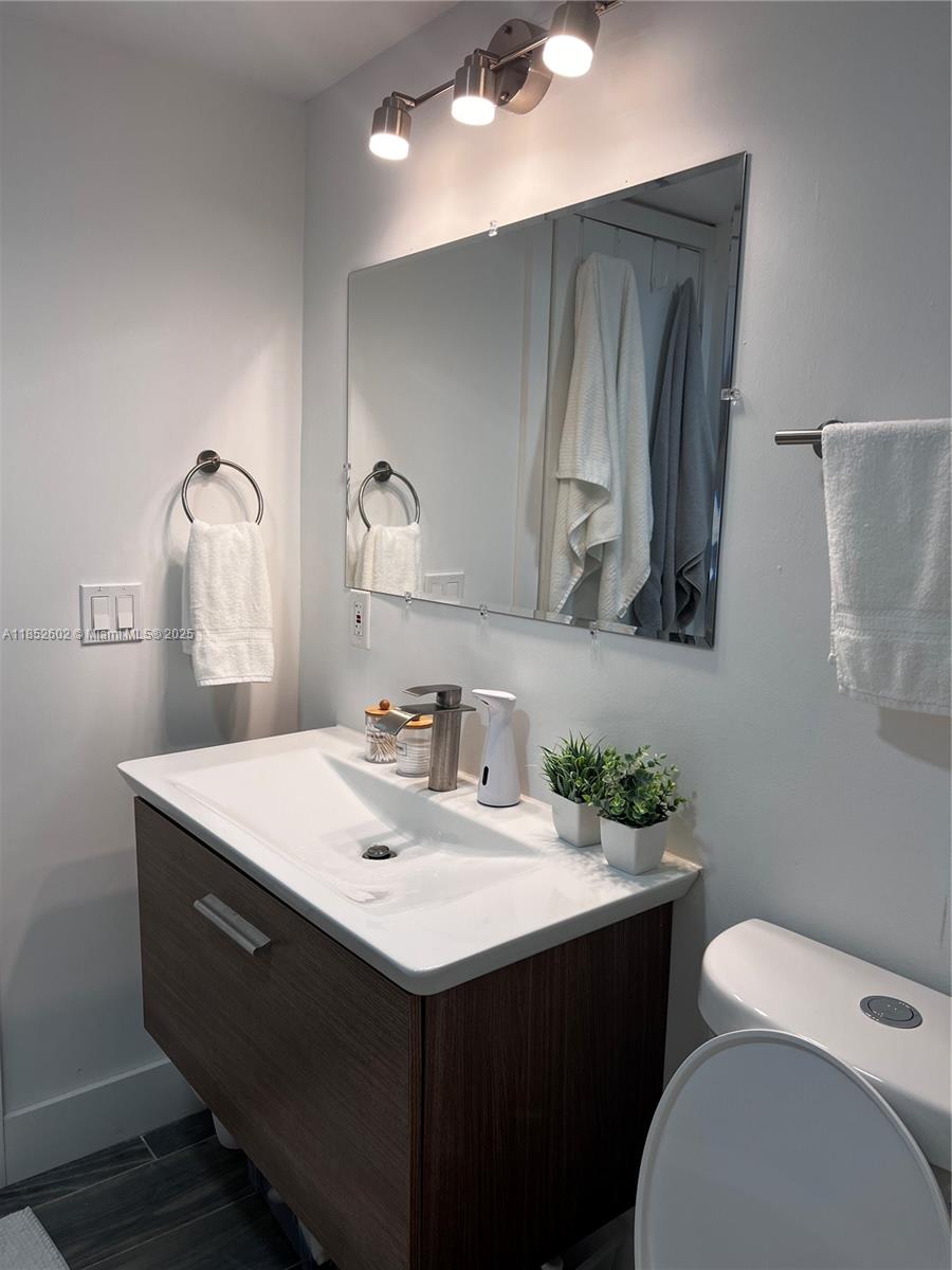 1825 S Ocean Dr 1007