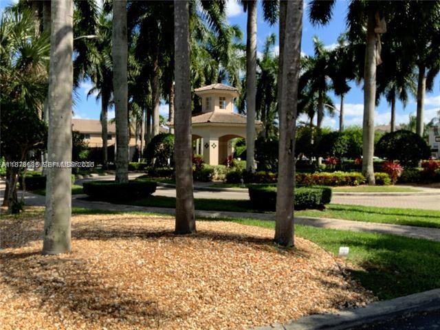 LAS BRISAS AT DORAL CONDO - Residential