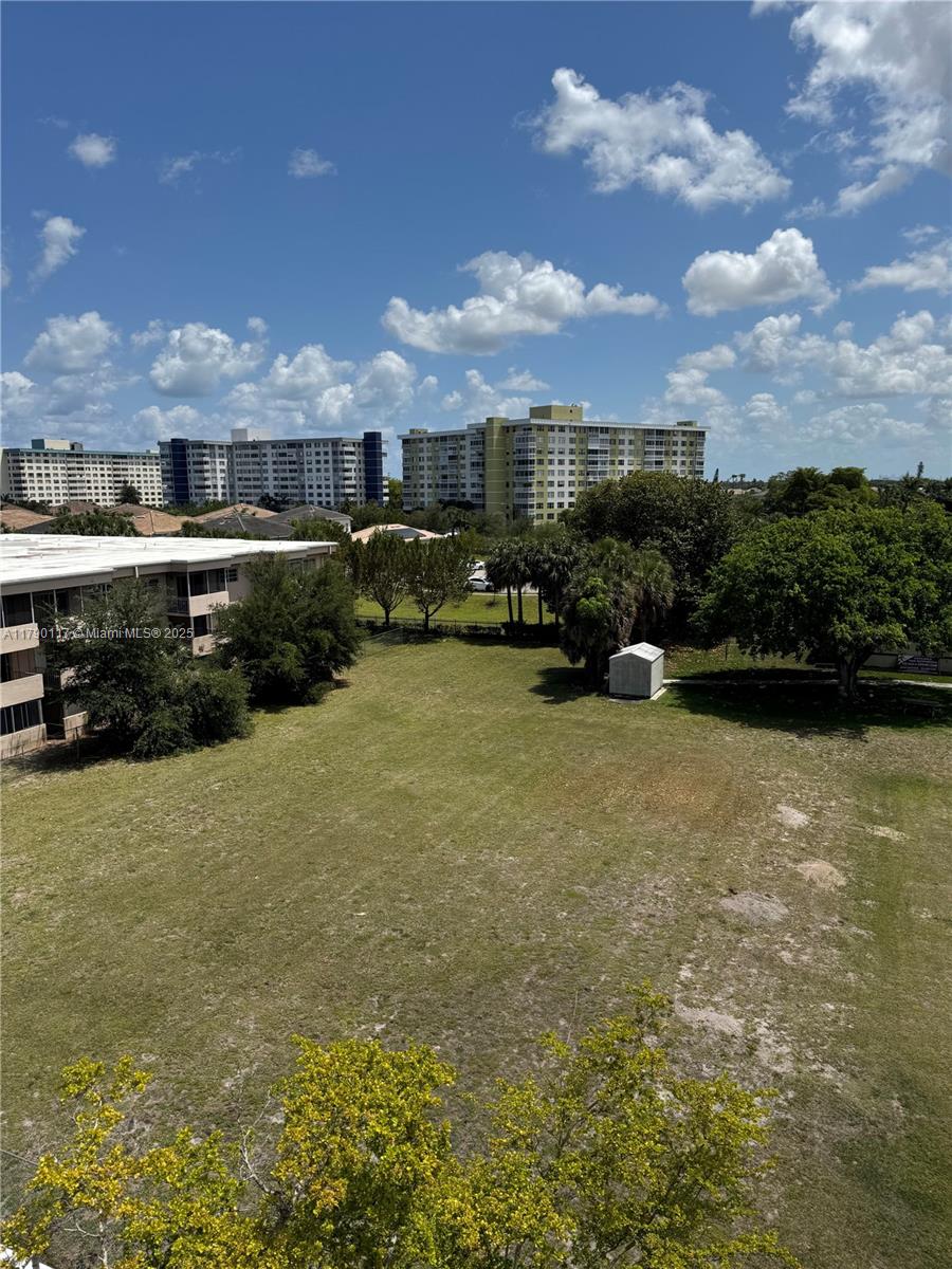 HILLCREST EAST NO 20 COND - Residential