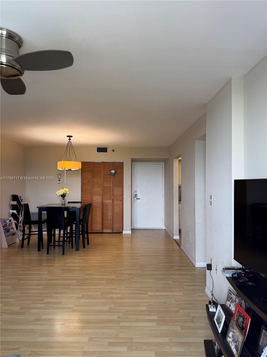 HILLCREST EAST NO 20 COND - Residential