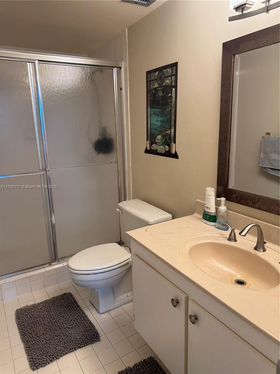 HILLCREST EAST NO 20 COND - Residential