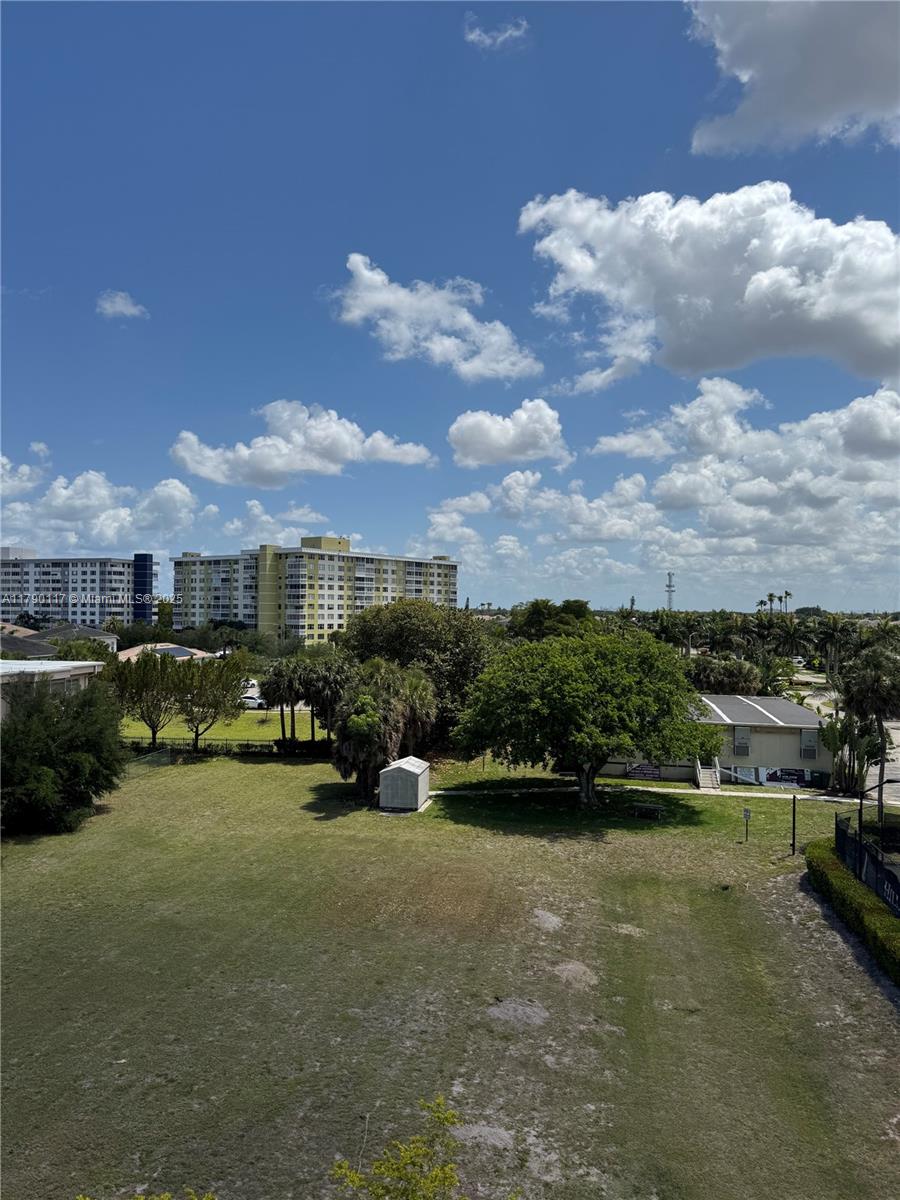 HILLCREST EAST NO 20 COND - Residential