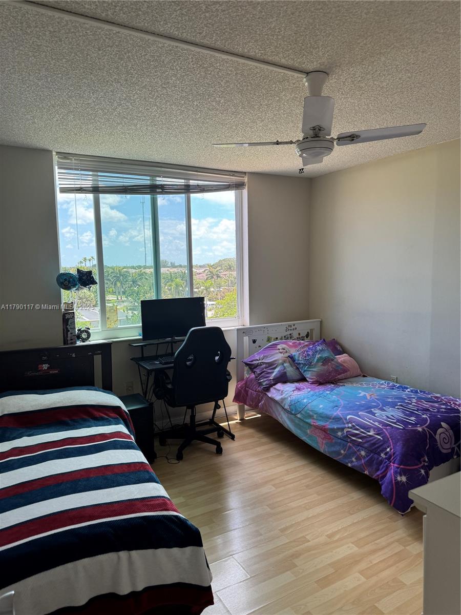 HILLCREST EAST NO 20 COND - Residential