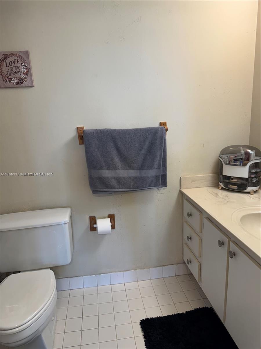 HILLCREST EAST NO 20 COND - Residential