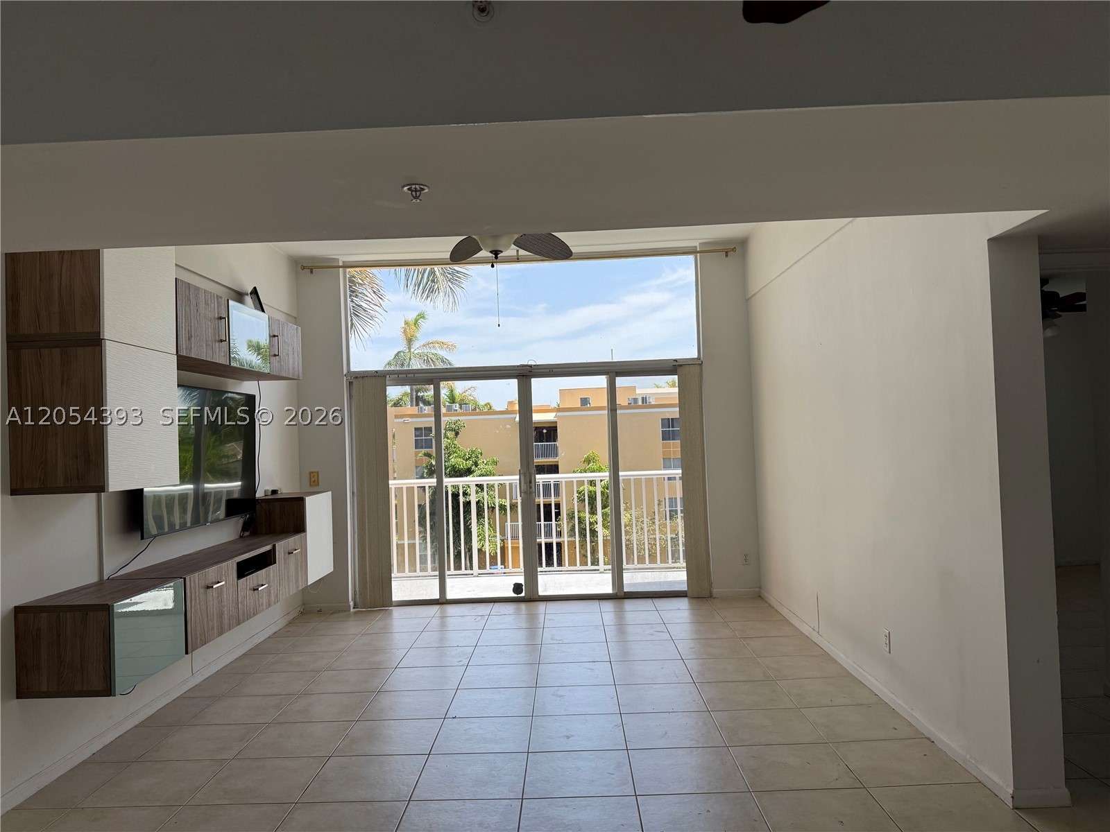 1341 SE 3rd Ave 404