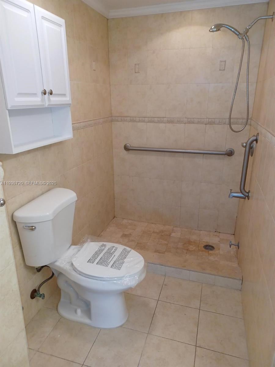 MONROE OF HOLLYWOOD CONDO - Residential