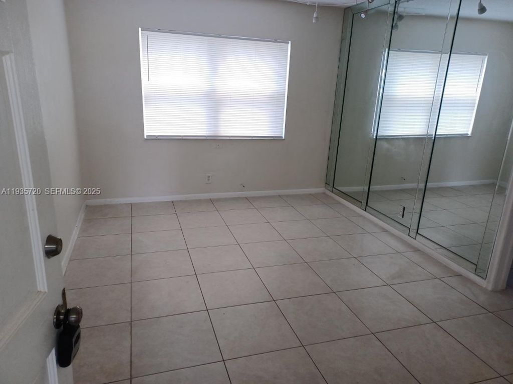 Photo of Hollywood, FL 33020 (MLS # A11935720)