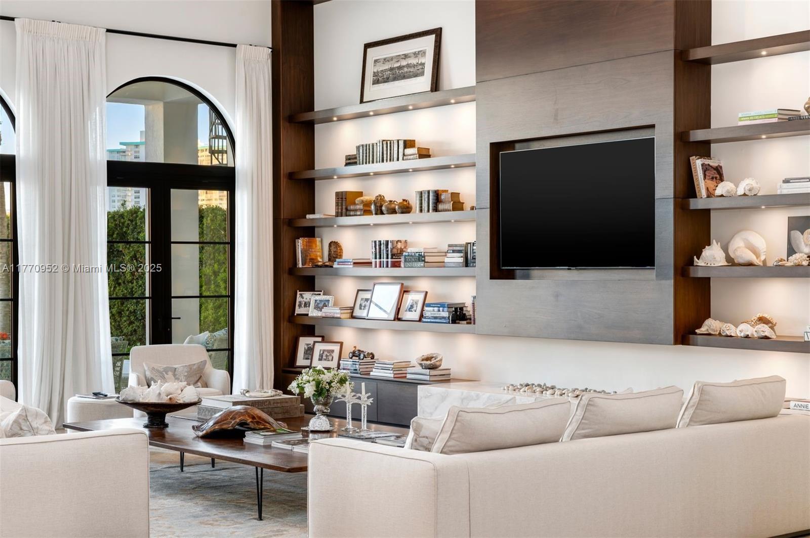 ISLAND ESTATES - Residential