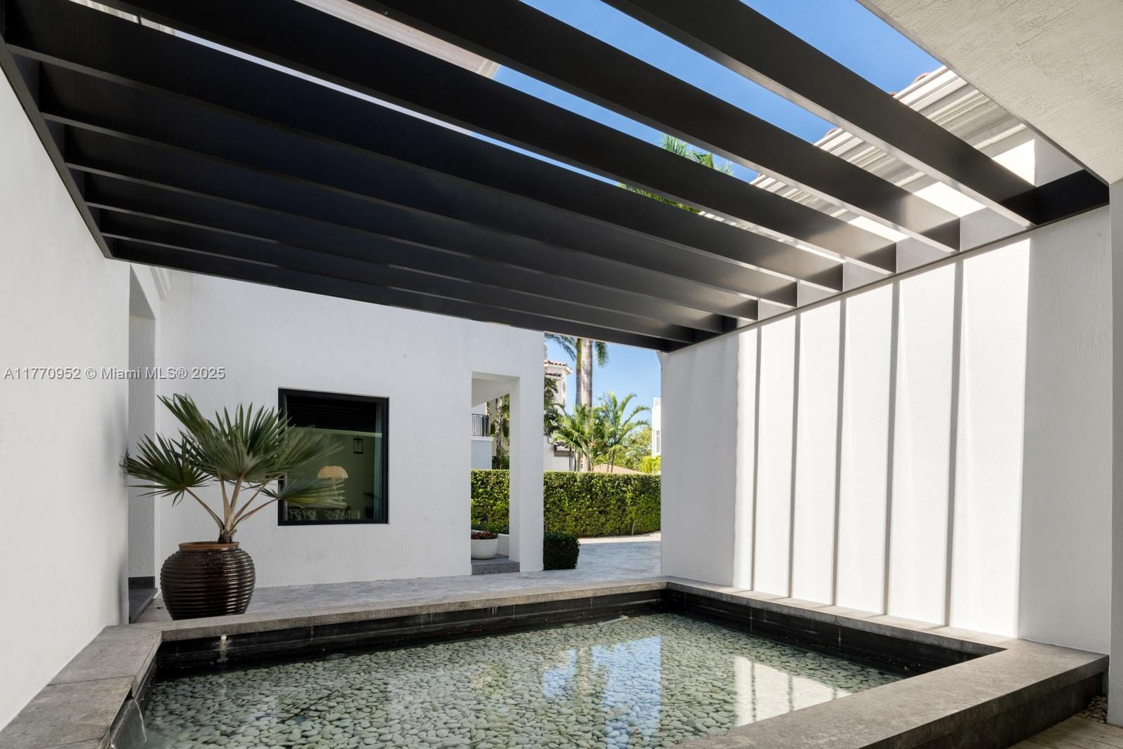 ISLAND ESTATES - Residential