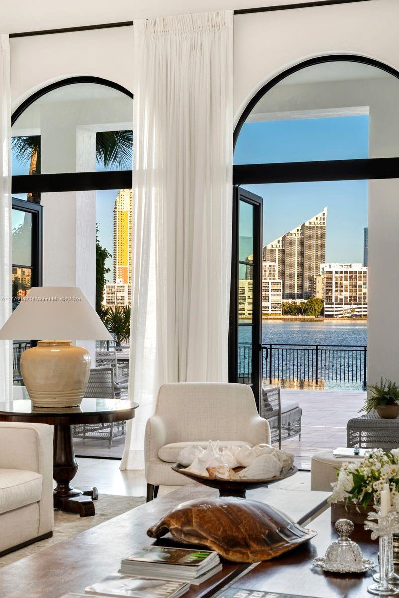 ISLAND ESTATES - Residential