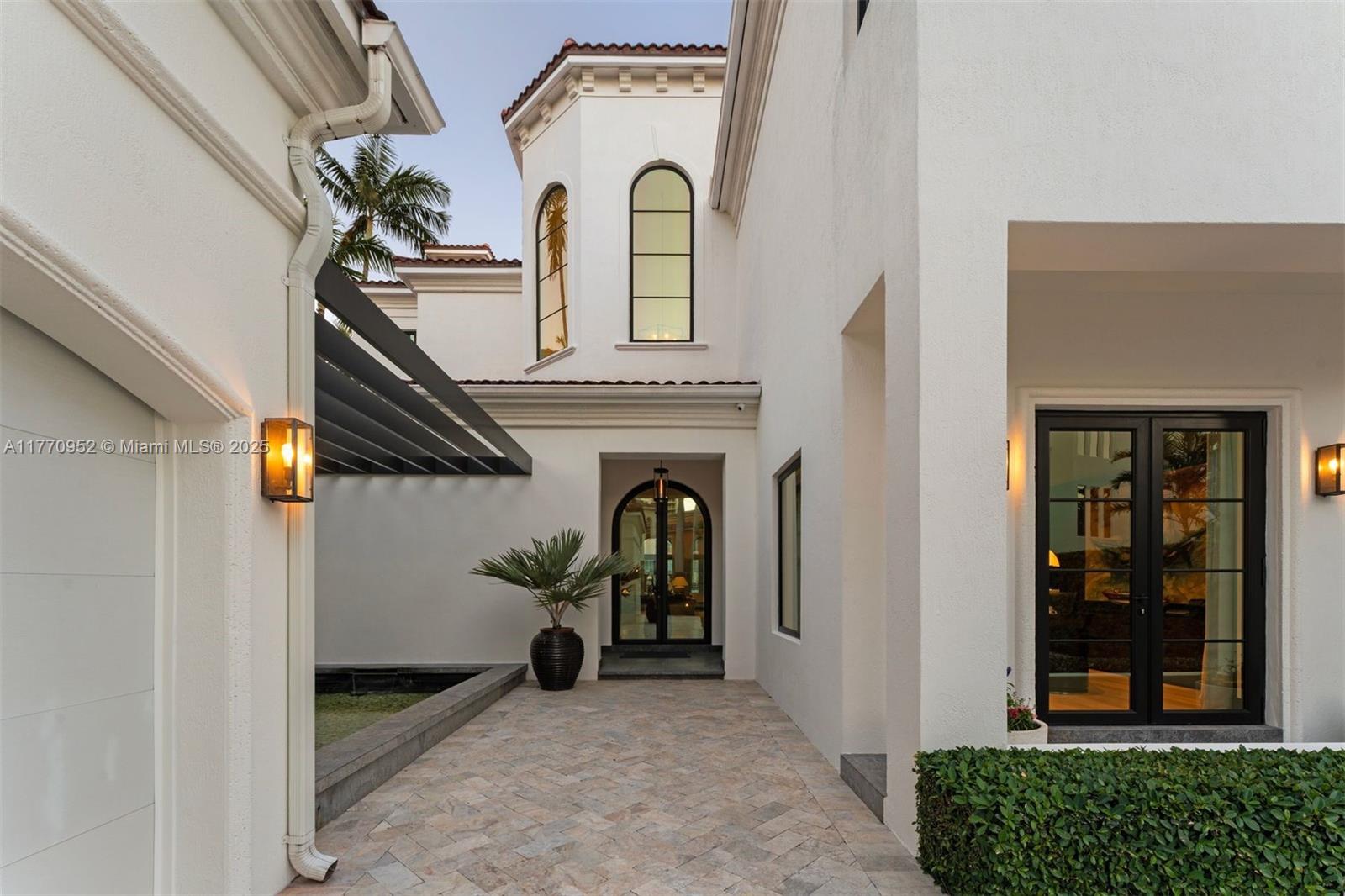 ISLAND ESTATES - Residential