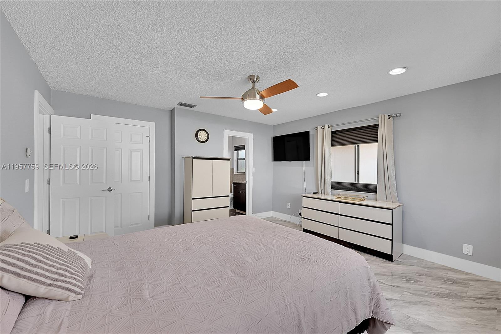 VILLAGES OF ORIOLE BONAIR - Residential