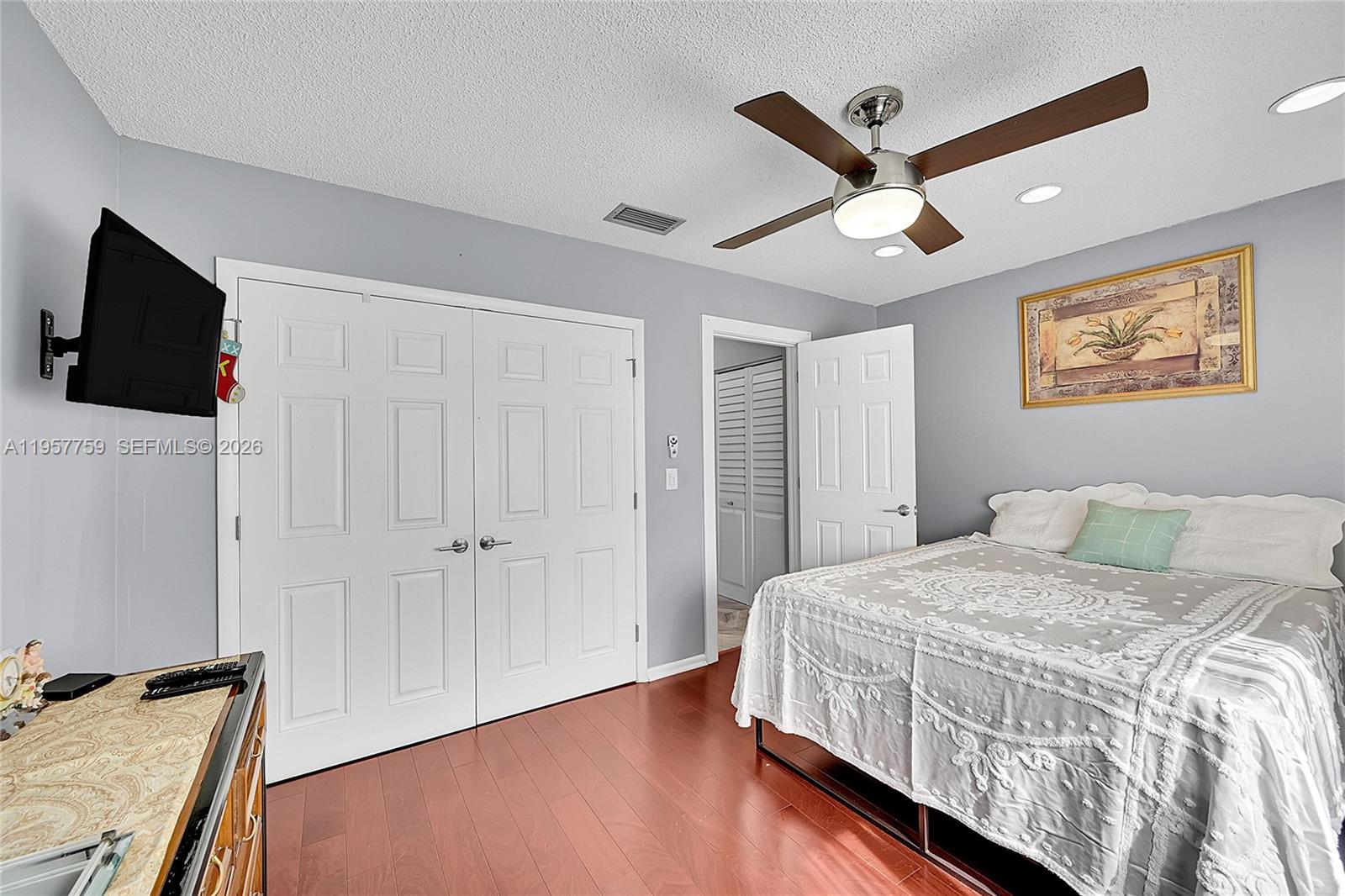 VILLAGES OF ORIOLE BONAIR - Residential