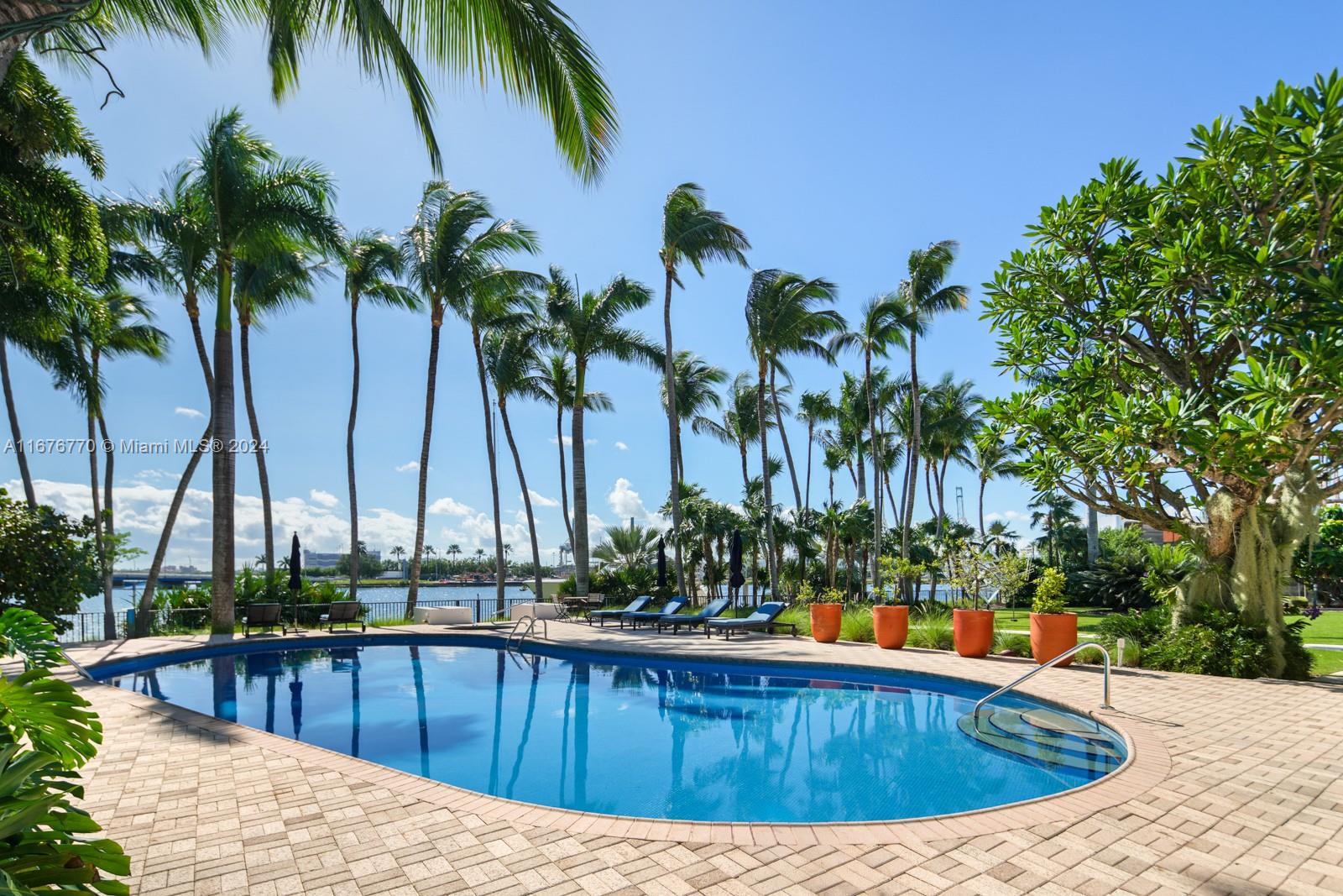 43 Star Island Dr