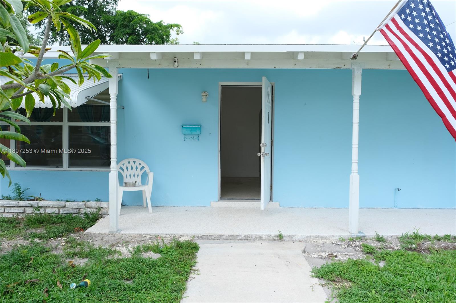 ST JAMES PARK DELMAR - Residential Lease