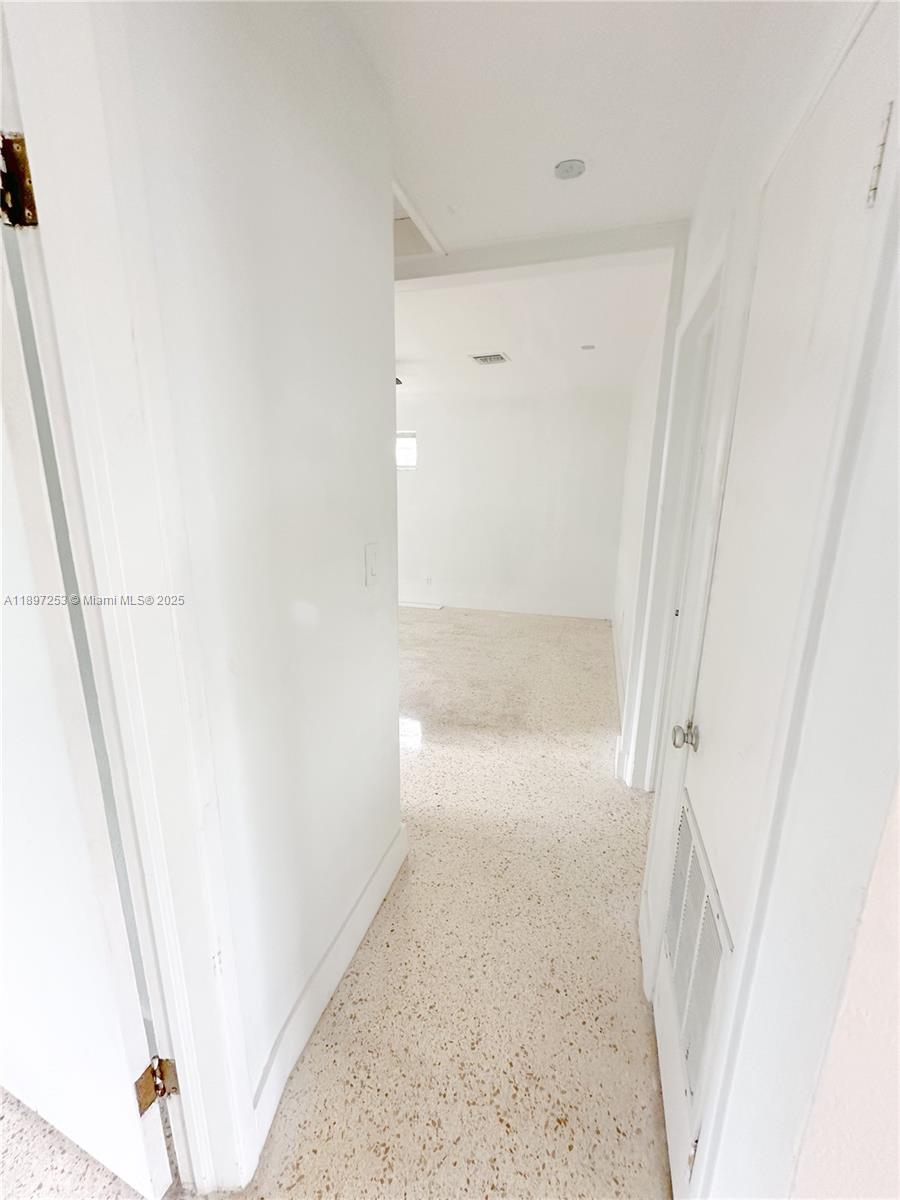 ST JAMES PARK DELMAR - Residential Lease