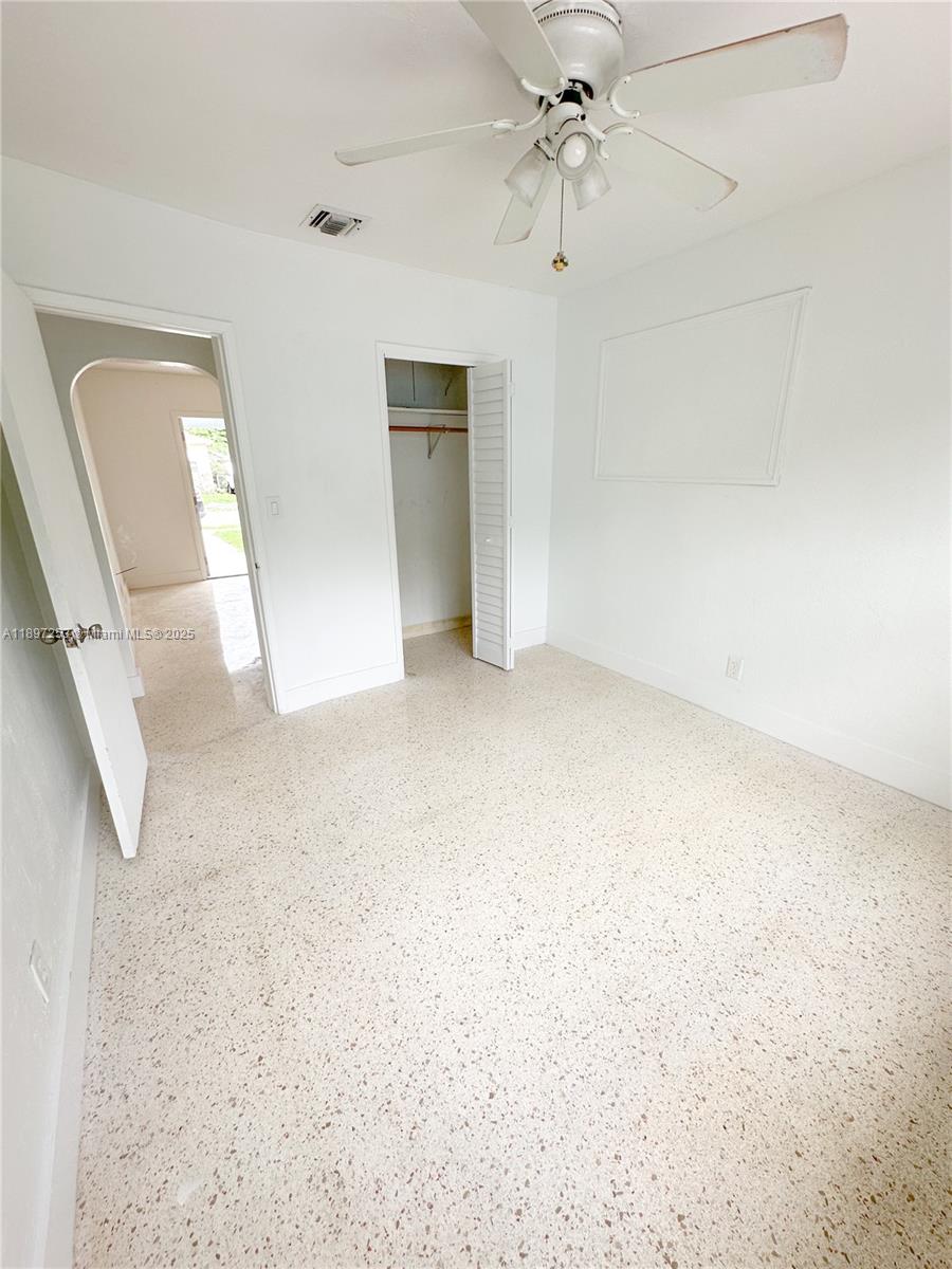 ST JAMES PARK DELMAR - Residential Lease