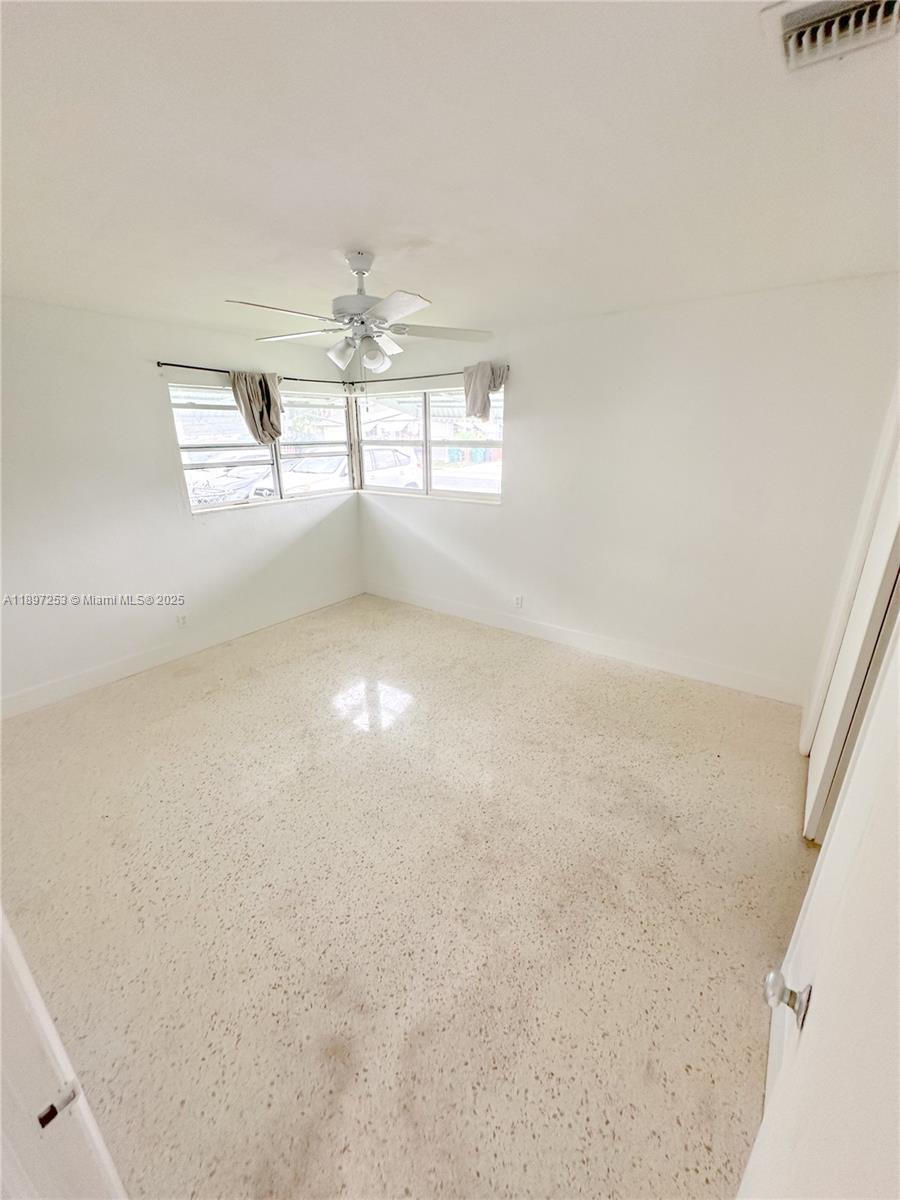 ST JAMES PARK DELMAR - Residential Lease