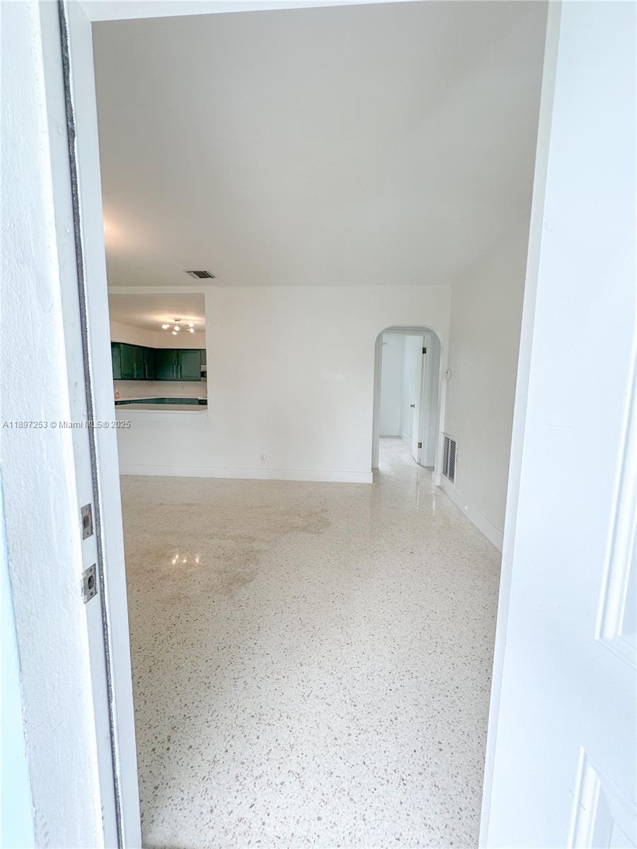 ST JAMES PARK DELMAR - Residential Lease