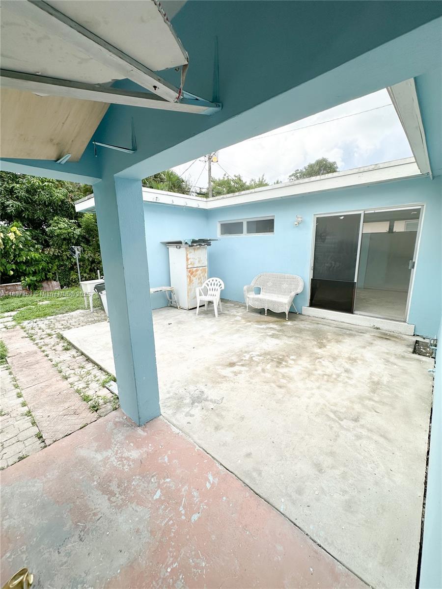 ST JAMES PARK DELMAR - Residential Lease