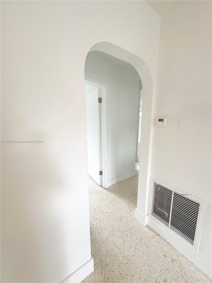 ST JAMES PARK DELMAR - Residential Lease