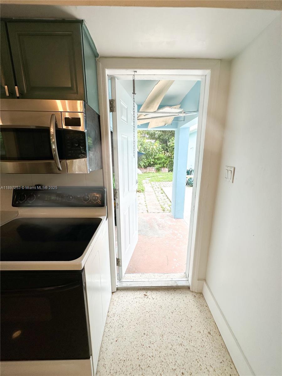 ST JAMES PARK DELMAR - Residential Lease