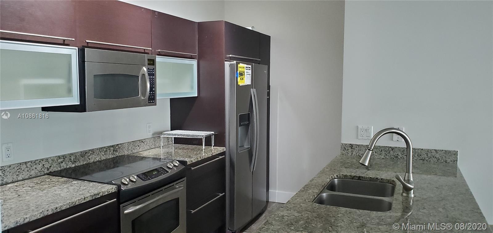 THE PLAZA 901 BRICKELL CO - Residential Lease