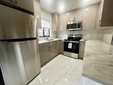 4040 NW 31st Ter 4 Lauderdale Lakes FL 33309