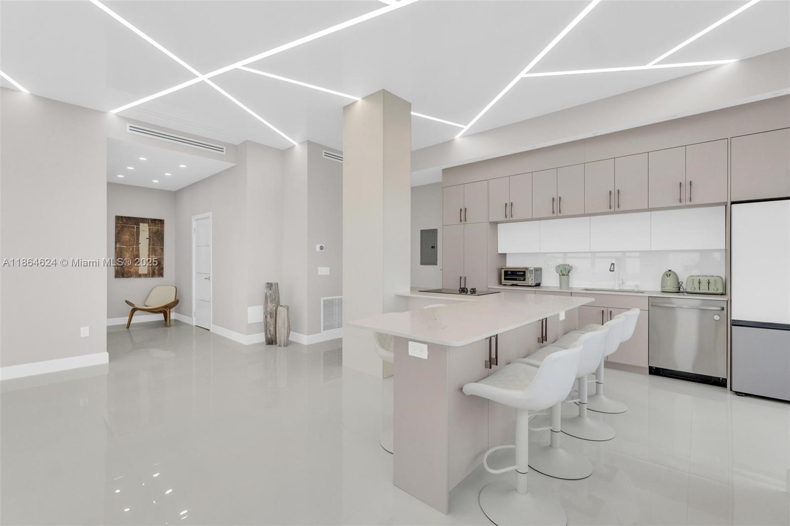 DEL PRADO MARINA - Residential