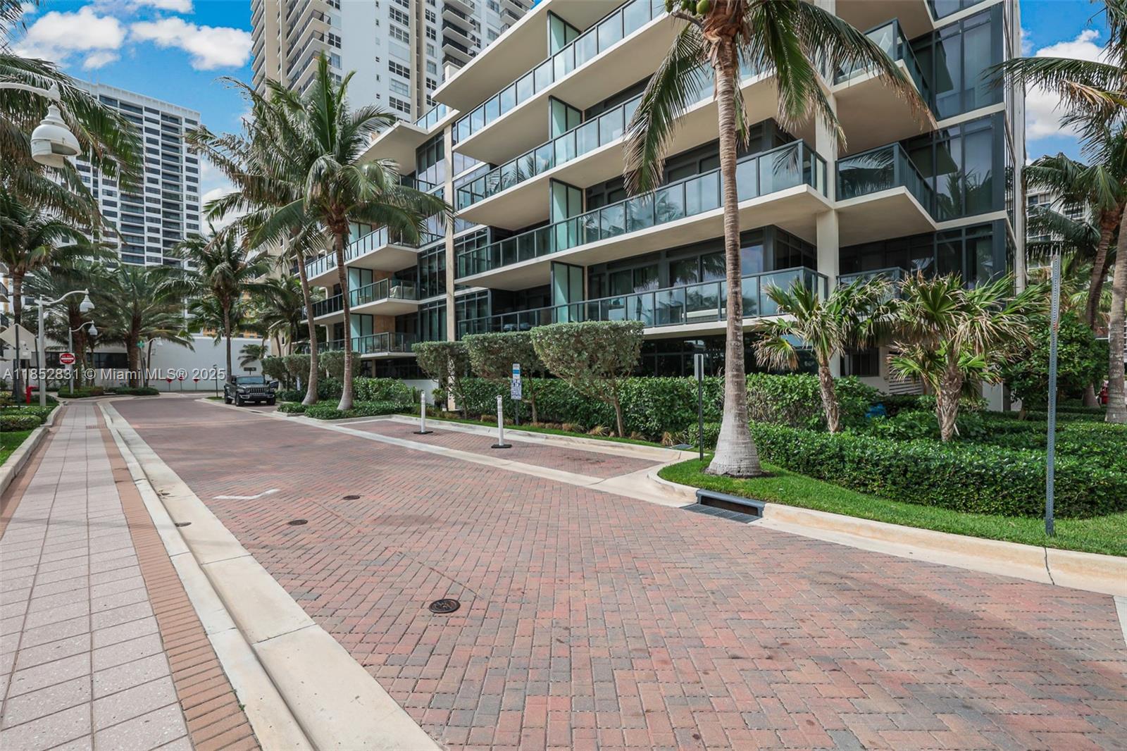 2101 S Surf Rd 2F