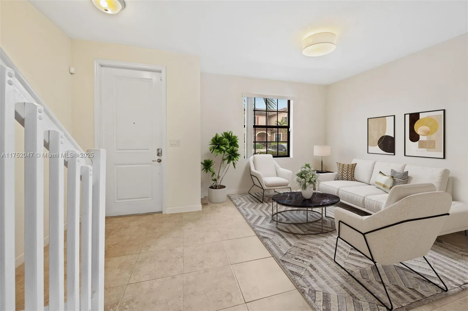 Miami, Florida 33196, United States, 2 Bedrooms Bedrooms, ,3 BathroomsBathrooms,Residential,Pending,83265