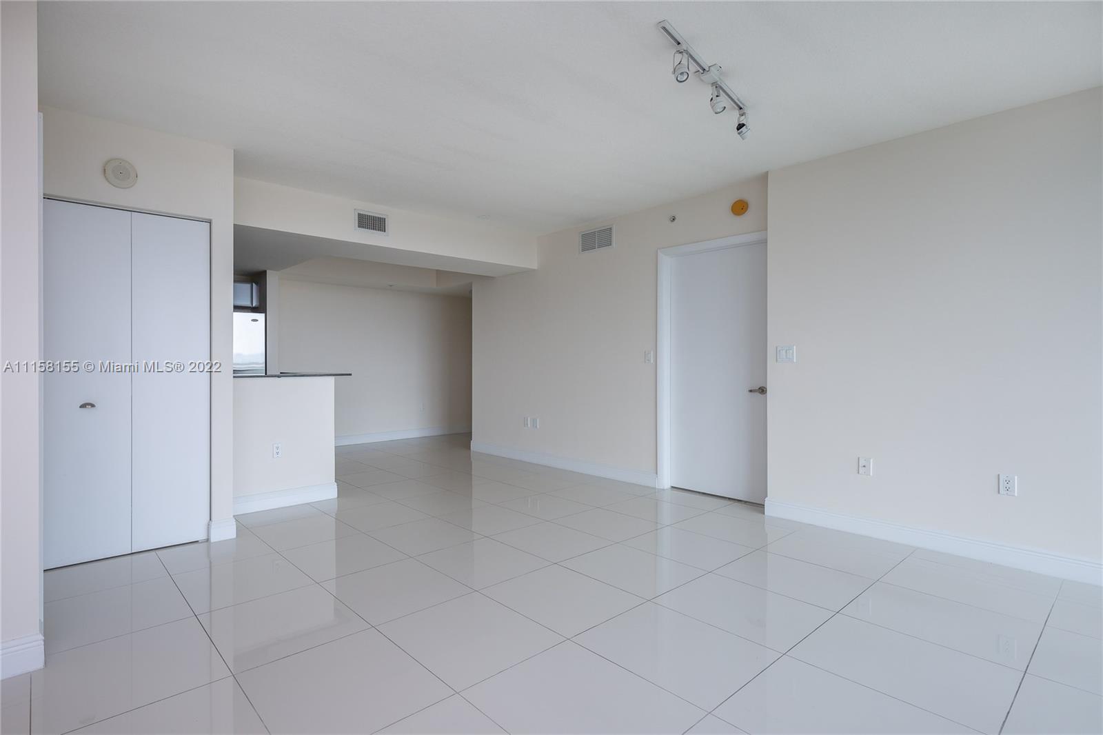 TERRAZAS RIVERPARK VILLAG - Residential