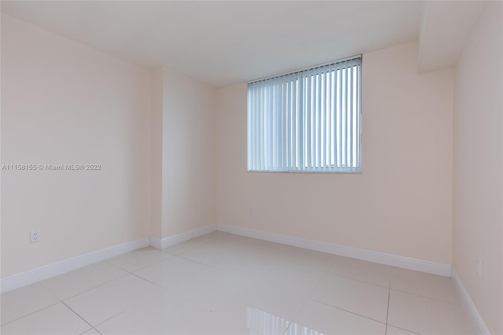 TERRAZAS RIVERPARK VILLAG - Residential