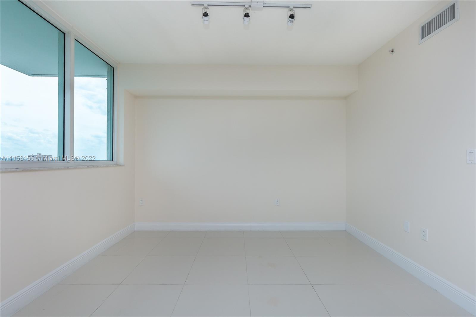 TERRAZAS RIVERPARK VILLAG - Residential