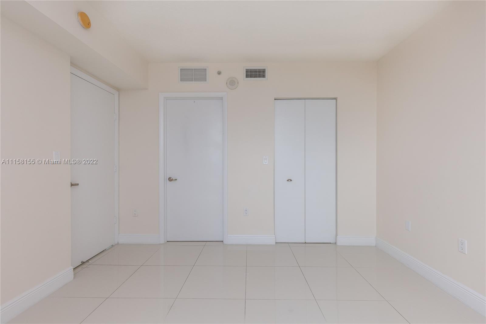 TERRAZAS RIVERPARK VILLAG - Residential