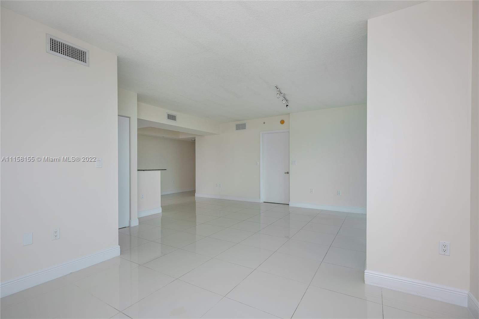 TERRAZAS RIVERPARK VILLAG - Residential