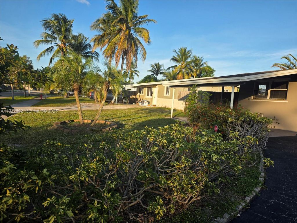 Photo of 4138 NW 12th Ter, Oakland Park, FL 33309 (MLS # A11922592)