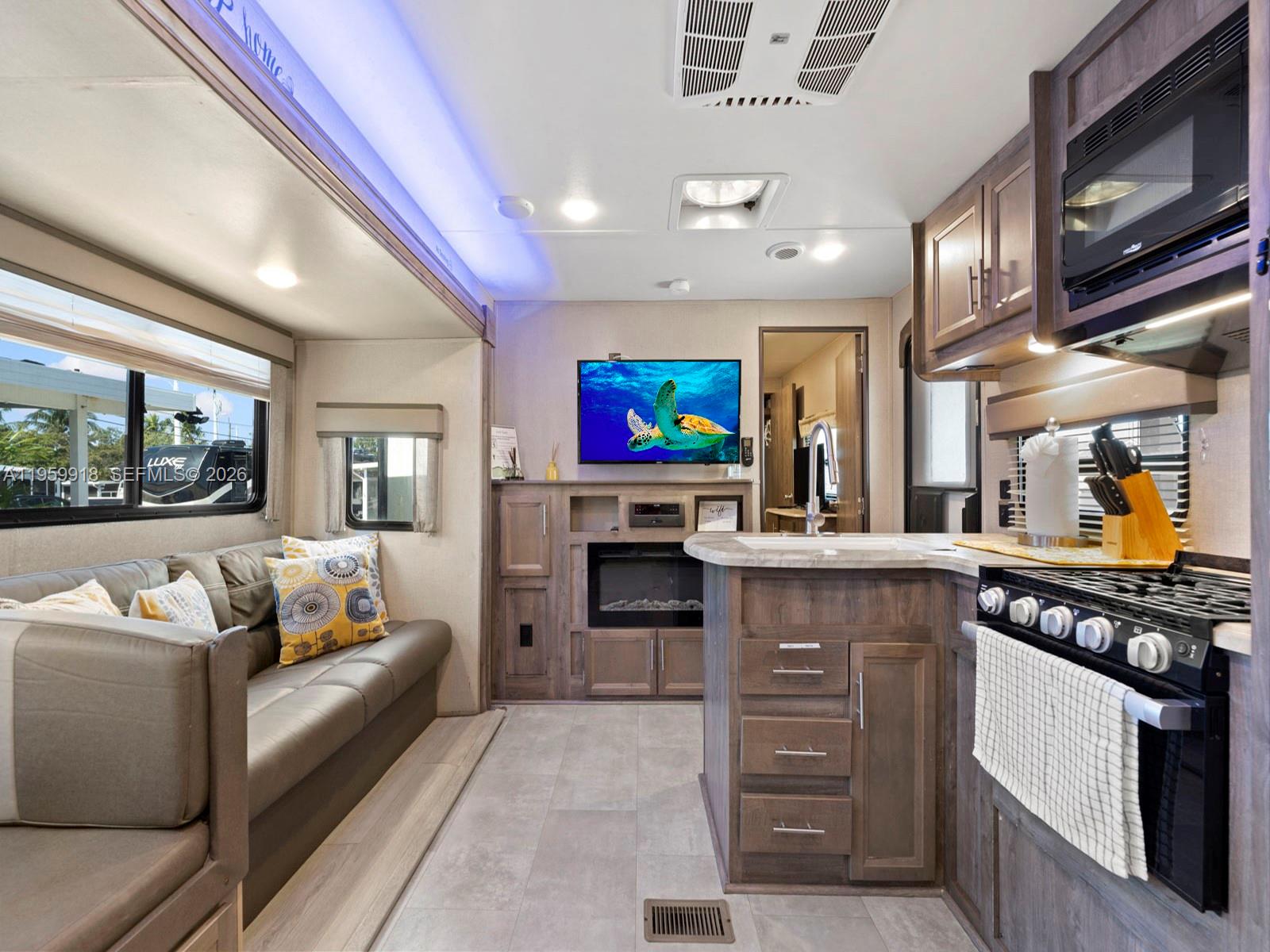 CALUSA CAMPGROUND - Residential